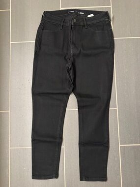 Old Navy Black High-rise Skinny Jeans size 12 NWT